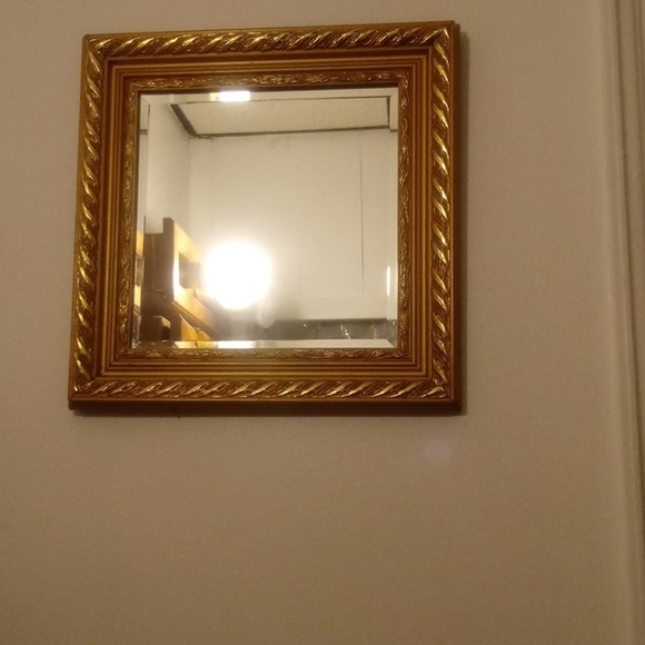 Mirror - Picture 1 of 1